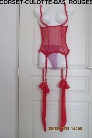 CORSET-CULOTTE-BAS ROUGE