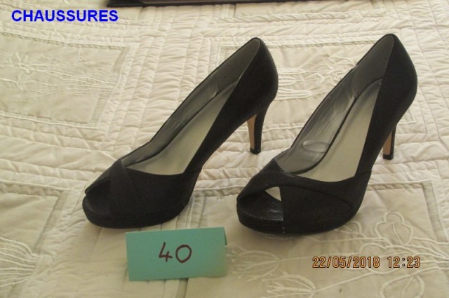 CHAUSSURES (40)