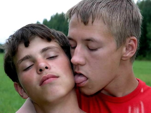 mike18-com-tags-18y-boys-twinks-243577 700 0