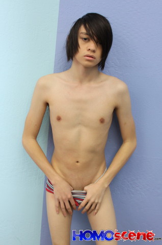 homoscene-roxy-red-3-9[1]