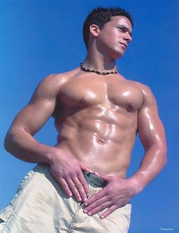 [xave's best gay pics] Wet shirtless muscular boy