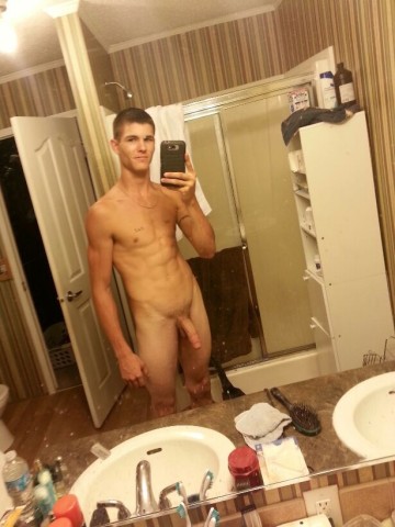 c3439  nude-gay-boy