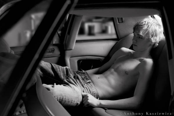 tumblr m8w6ds1VG11r5s3udo1 1280