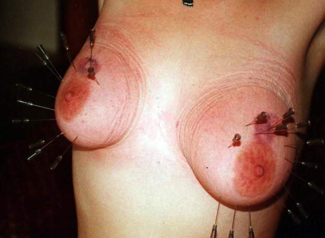 Aiguilles dans les seins2 (76)