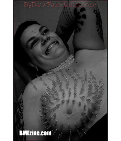 Aiguilles dans les seins1 (134)