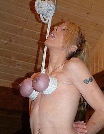 Jeu de seins (53)
