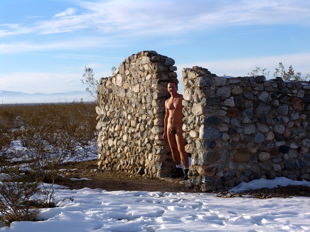nakedmen-frombellebear.tumblr_snow-on-the-stone-wall.jpg