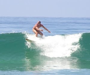 nude-surfer-blacks-beach