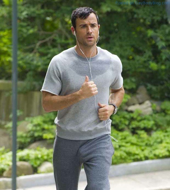 Justin-Theroux-And-His-Bulge-7.jpg