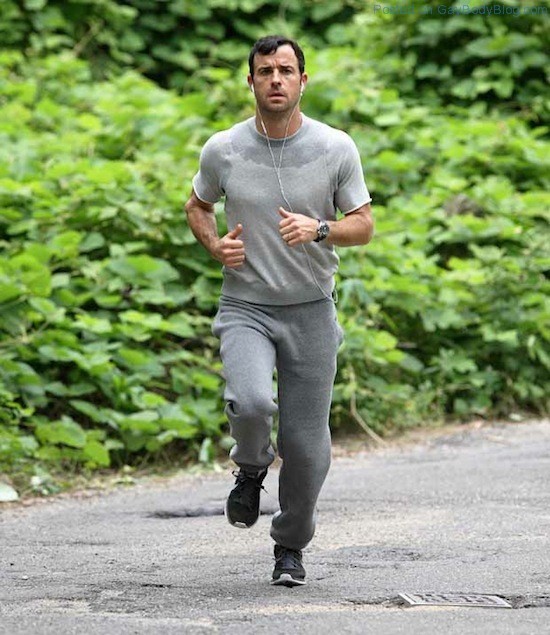 Justin-Theroux-And-His-Bulge-4.jpg