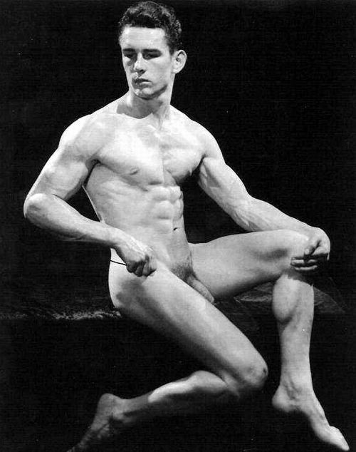 gay-vintage-posing-29.jpg