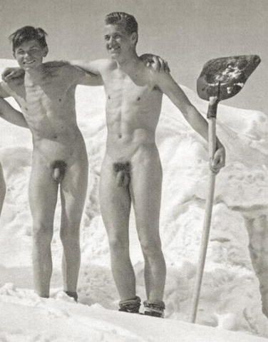 shovelling-snow-naked-vintage.jpg