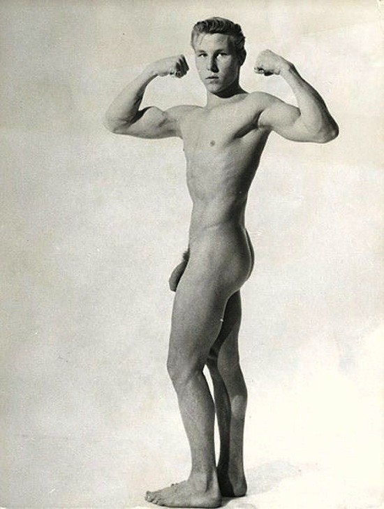 Classic-Male-Nude-Photography-9.jpg
