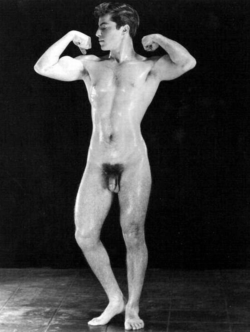 gay-vintage-posing-31.jpg