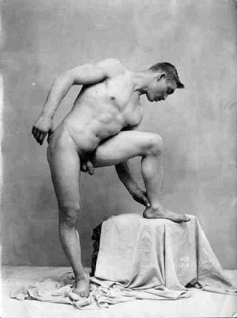 gayvintageposing278.jpg