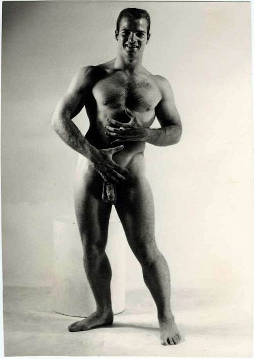 gay-vintage-posing-14.jpg