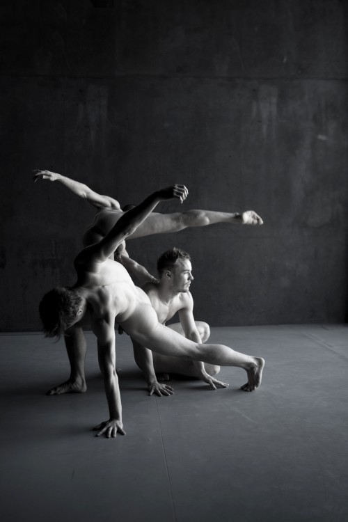 The-Naked-Dance-by-Yang-Wang-Naked-Male-Dance.jpg