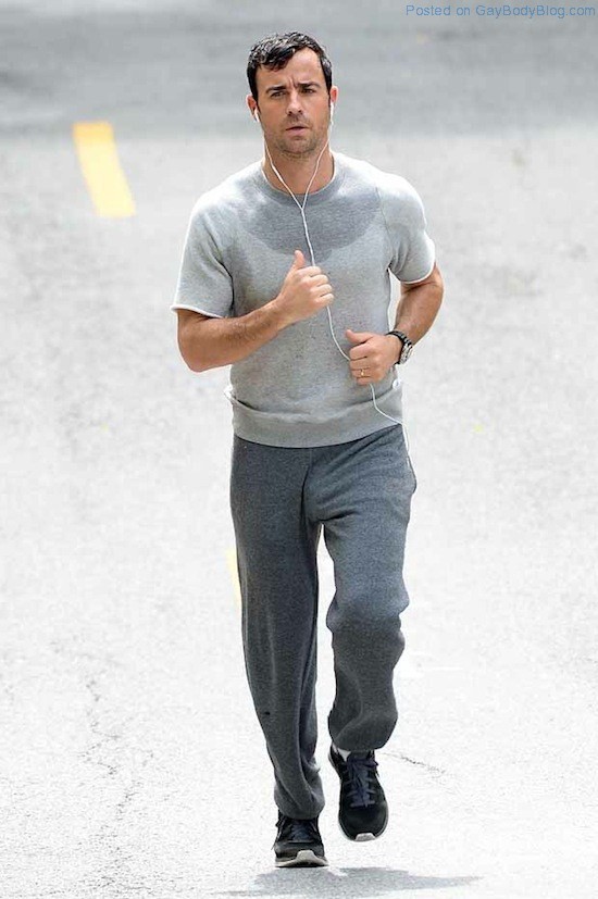 Justin-Theroux-And-His-Bulge-6.jpg