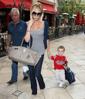84740-victoria-beckham-shopping-at-the-grove-shopping-mall-with-son-22-122-765lo.jpg